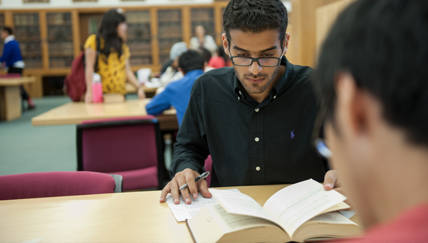 Students studying at the Moritz College of Law